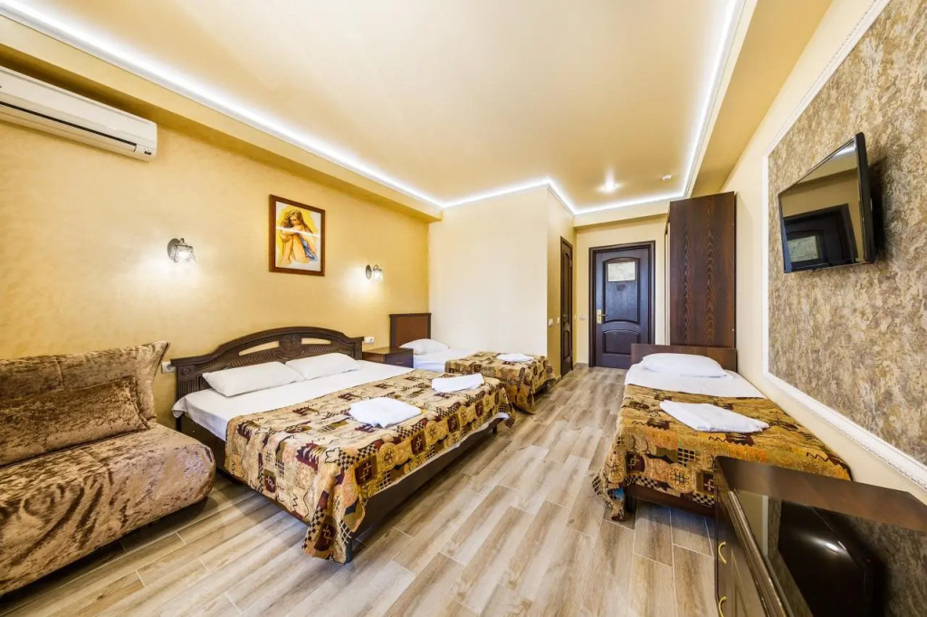 Superior Quadruple room with balcony