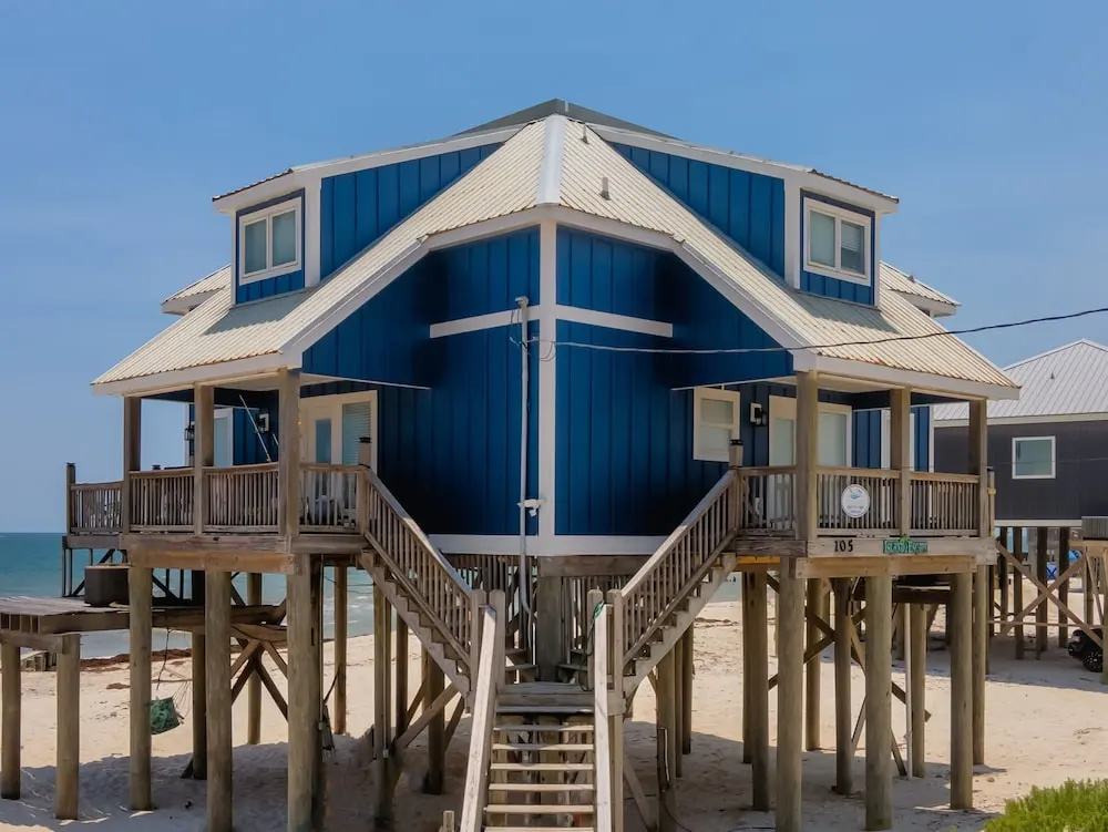 Island Escape - Gulf Access And Pet Friendly - Plus Amazing Views From The Crows Nest! 5 Bedroom Home by RedAwning