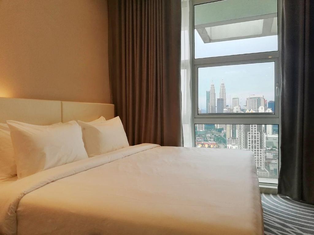 Regalia Suites & Hotel — фото