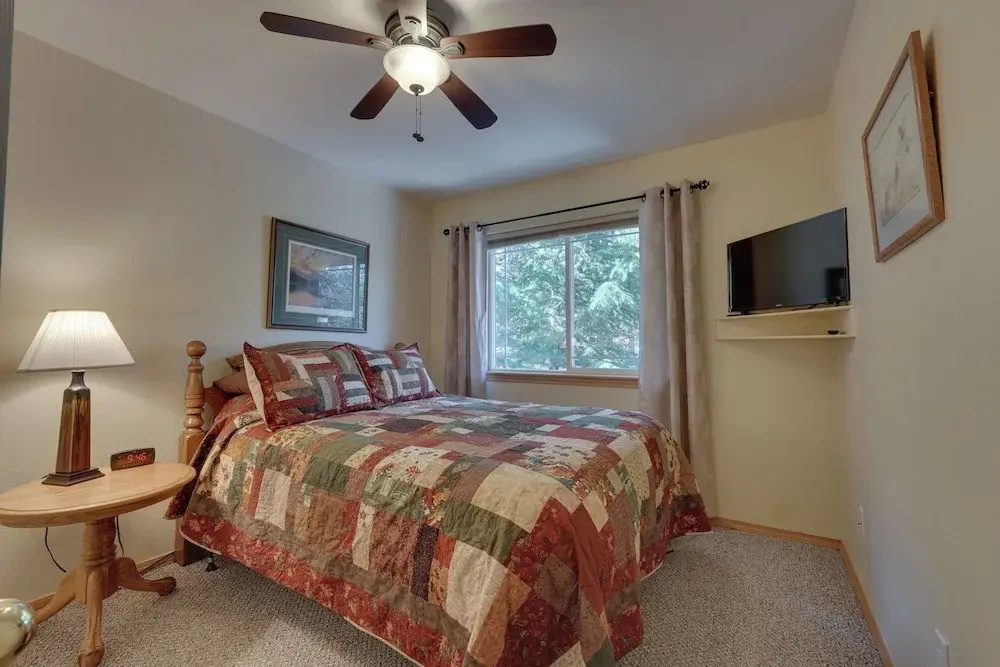 Rustic Klamath Falls Retreat w/ Private Deck! - фото 6