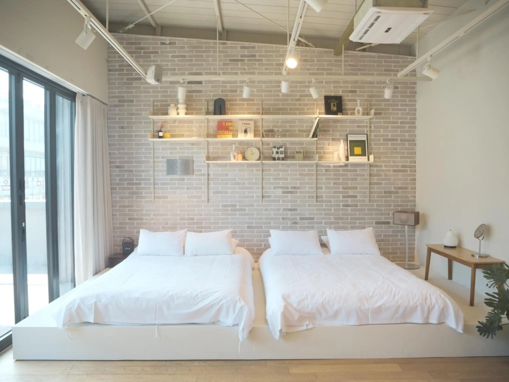 Upflo Hostel — 2