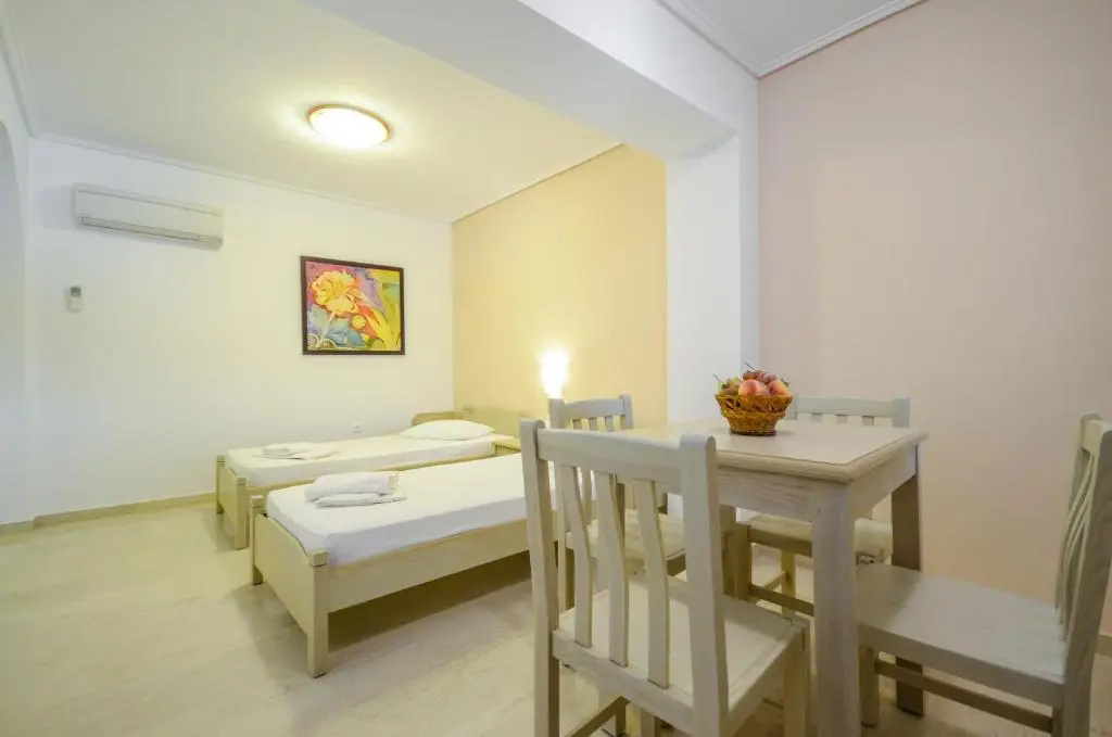 2 Bedrooms Apartment with pool view