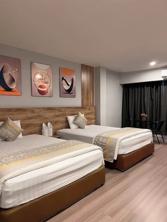 Deluxe Sextuple room