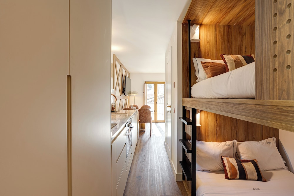 Deluxe Apartment