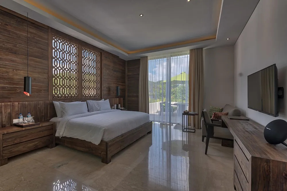 Deluxe Double room with park view (full double bed)