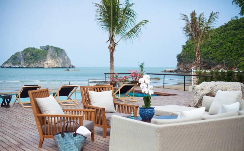 Beach & Waterfront
