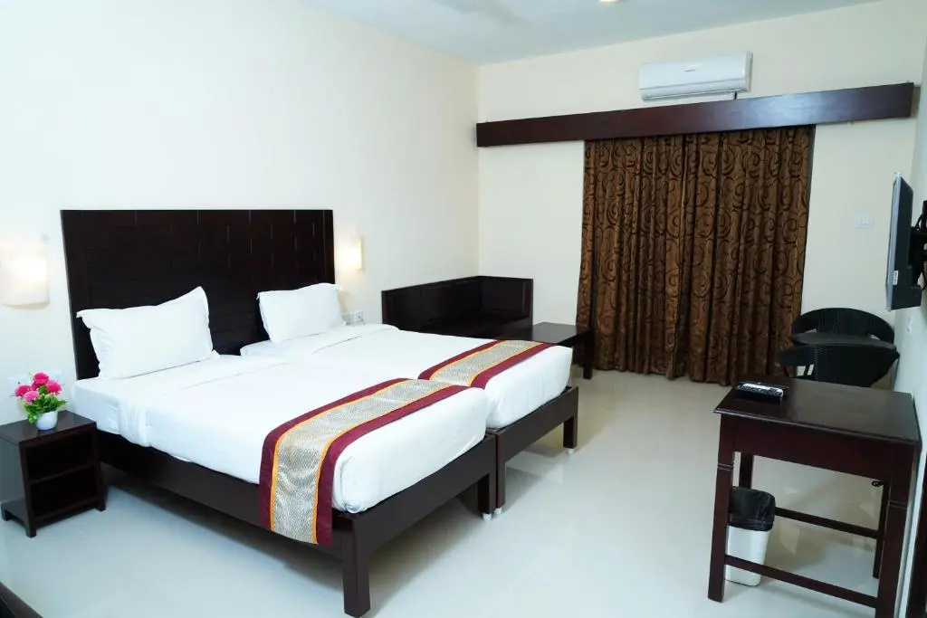 Deluxe Double room (full double bed)