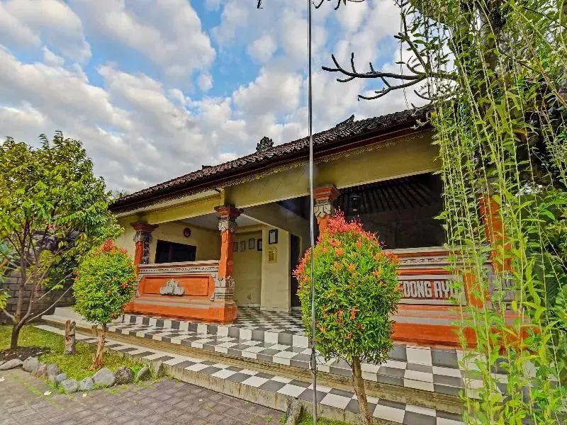 Oyo 91503 Hotel Gedong Ayu