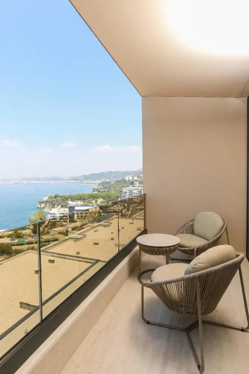 Junior Suite with balcony and with sea view