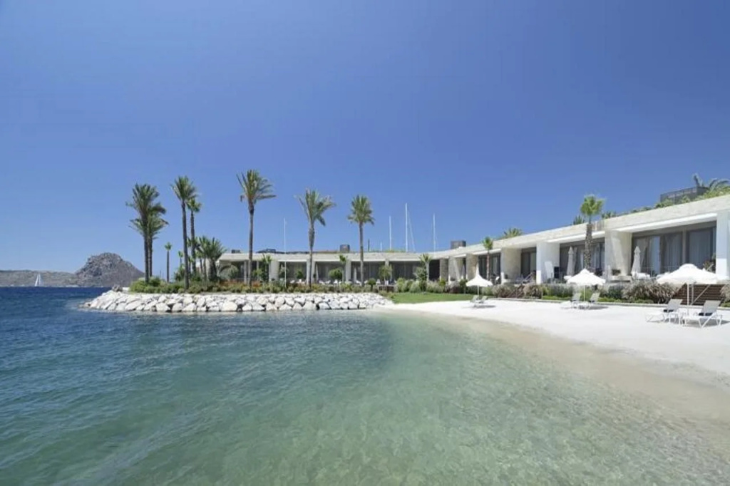Beach & Waterfront