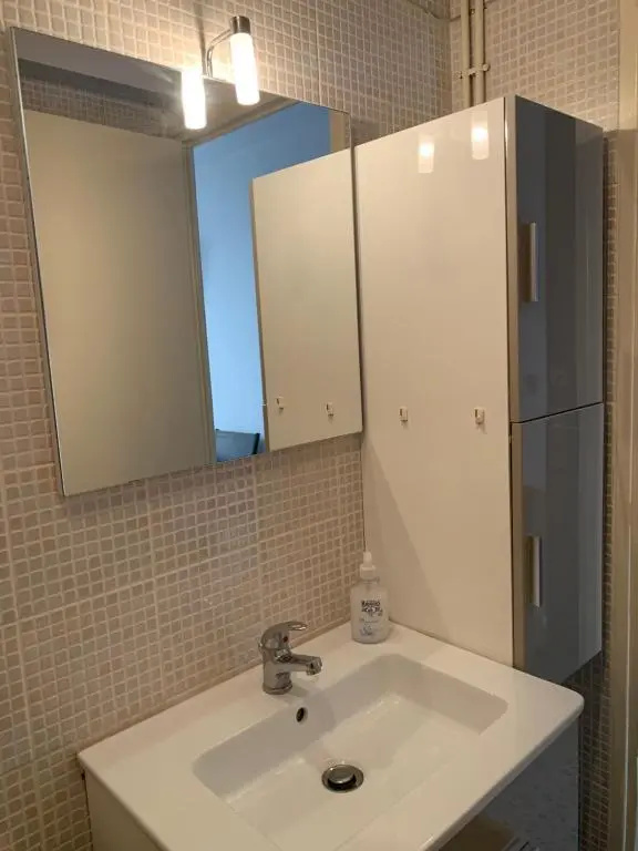 Afficher la photo 7 — Agréable Studio, belle terrasse, Parking privé, 2 étoiles
