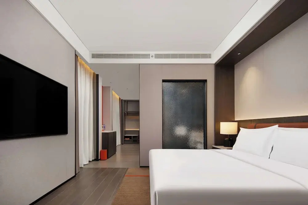 Deluxe Double room (full double bed)