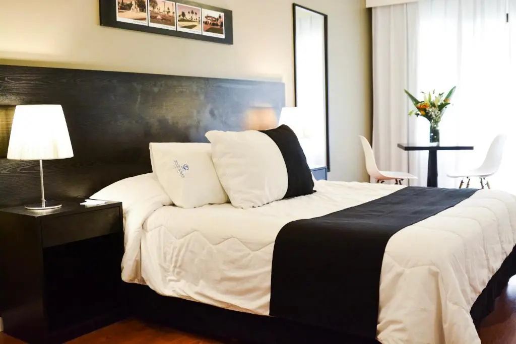 Pocitos Plaza Hotel - Chambres