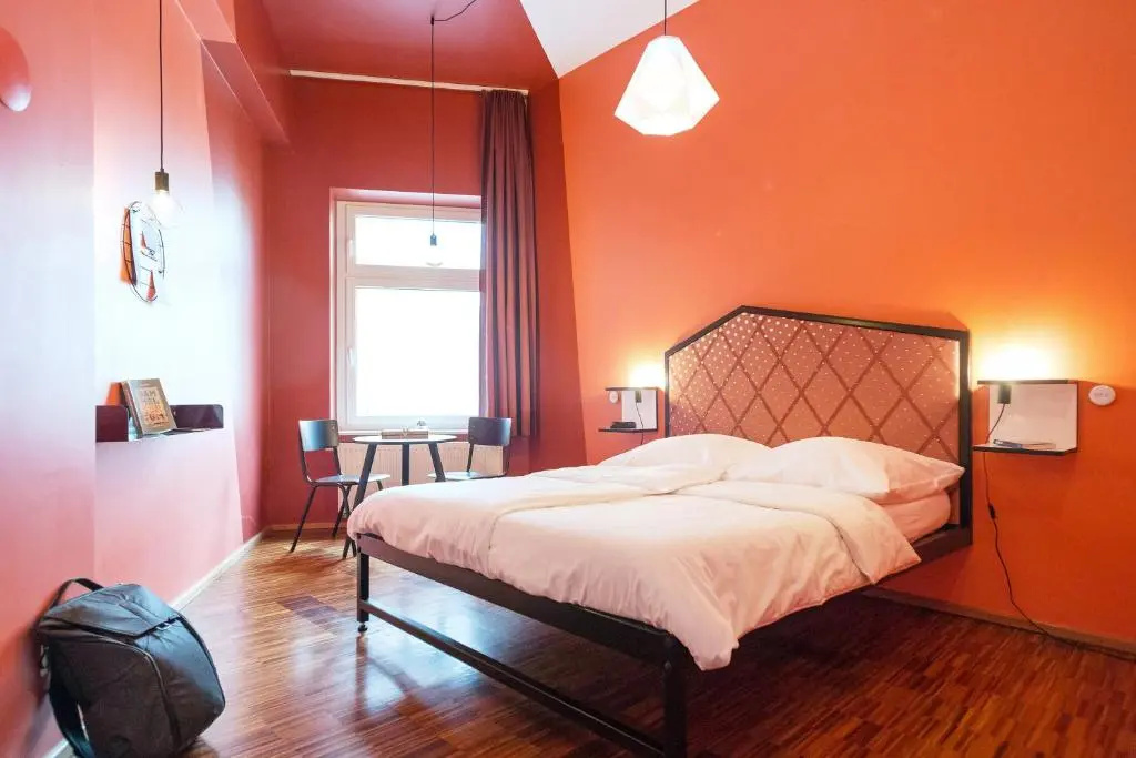 Double room (full double bed)