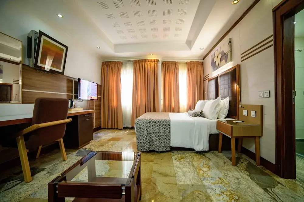 Comfort Double room with city view (full double bed)