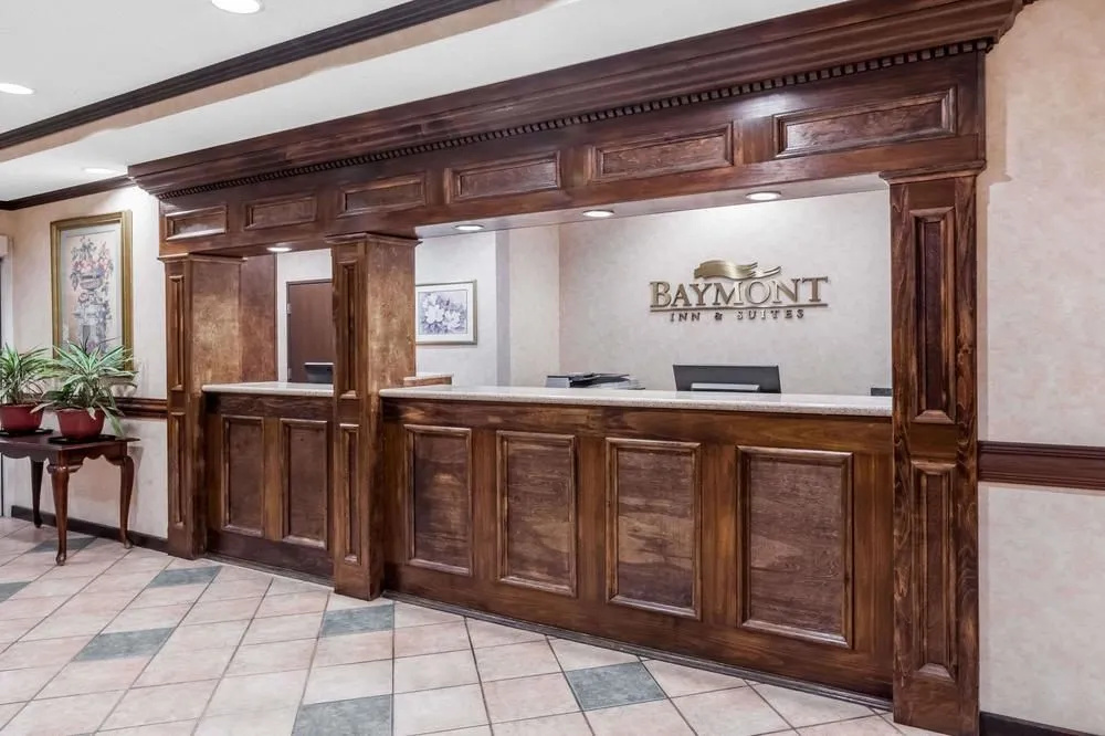 Lobby & Reception