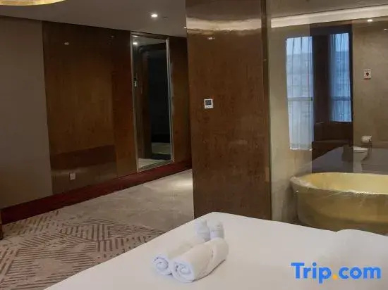 Deluxe Double room (full double bed)