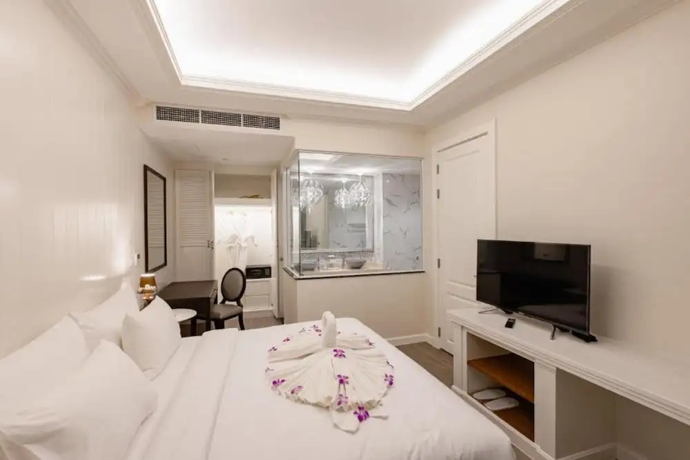 2 Bedrooms Suite with balcony