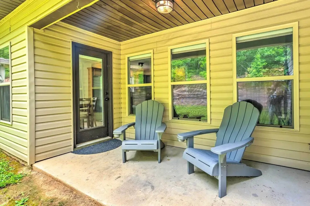 Family-friendly Calera Getaway w/ Game Room!