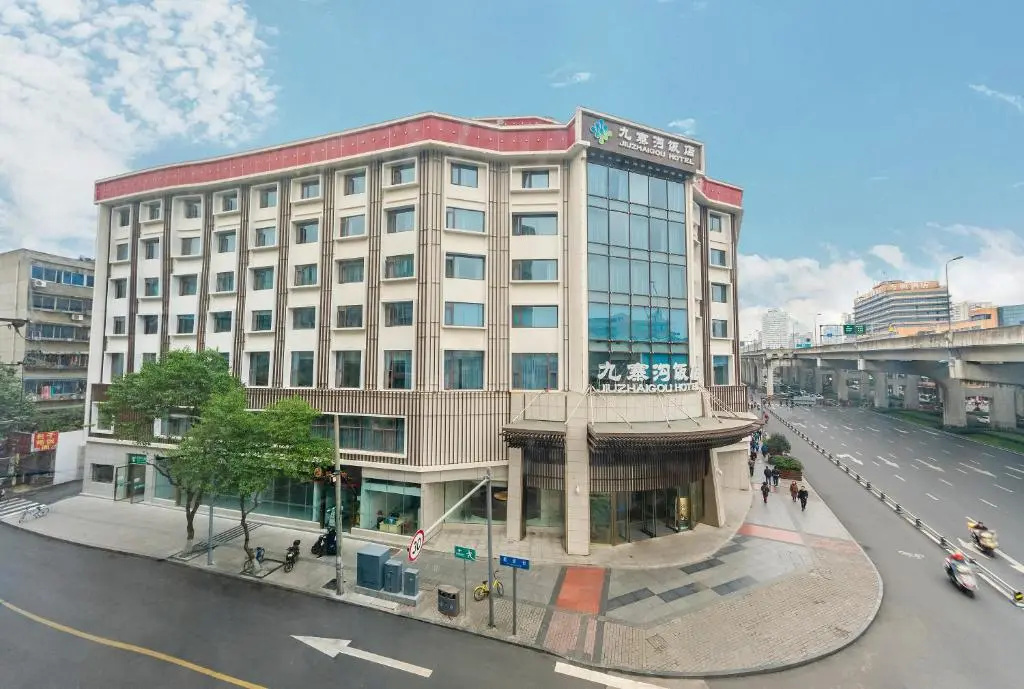 Jiuzhaigou Hotel