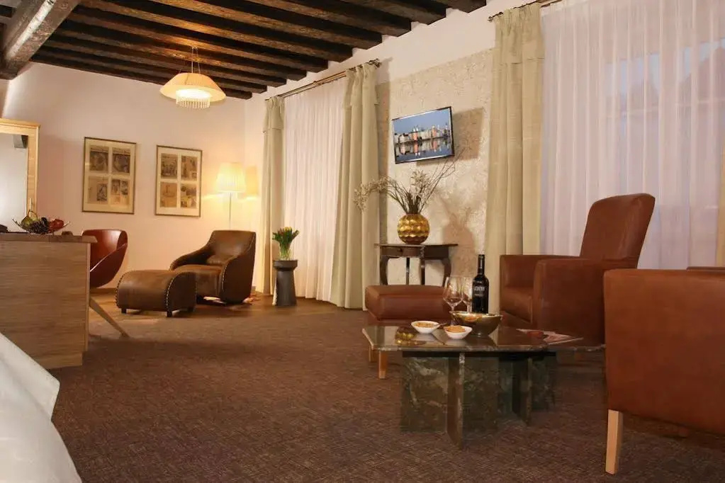 Hotel photo 11