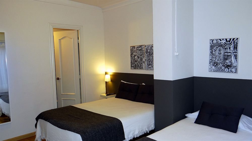 Hostal Muntaner by null