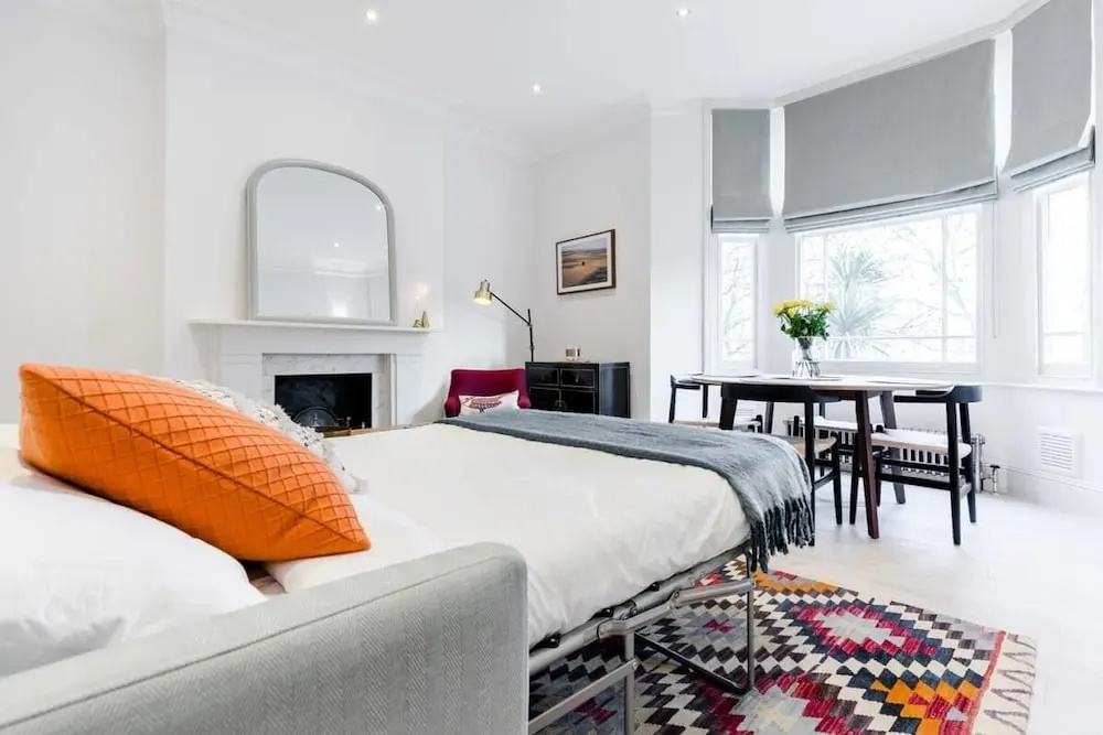 Designer 2 Bed on Hampstead High St