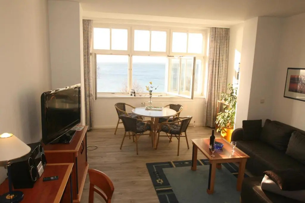 Apartment with sea view