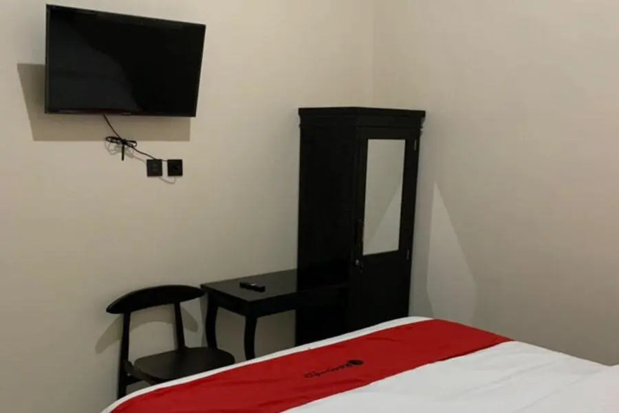 RedDoorz Syariah near Kawasan Simpang Lima Pati - фото 12