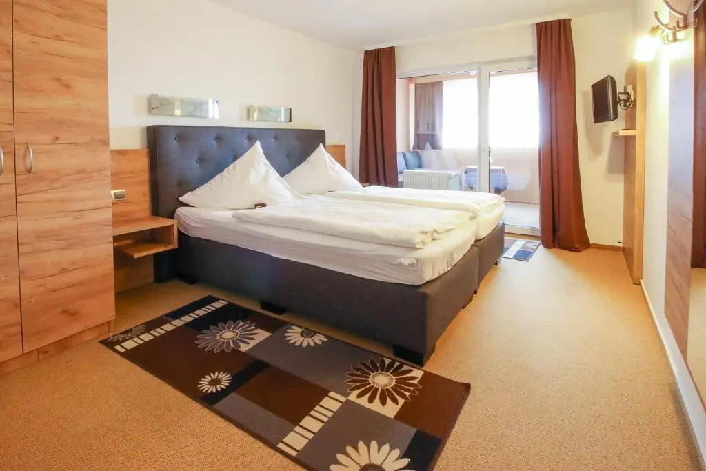 Standard Double room (full double bed)