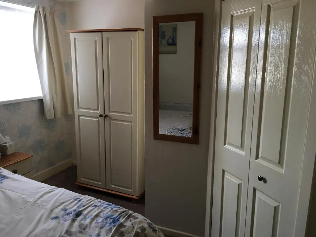Deluxe Double room (full double bed)