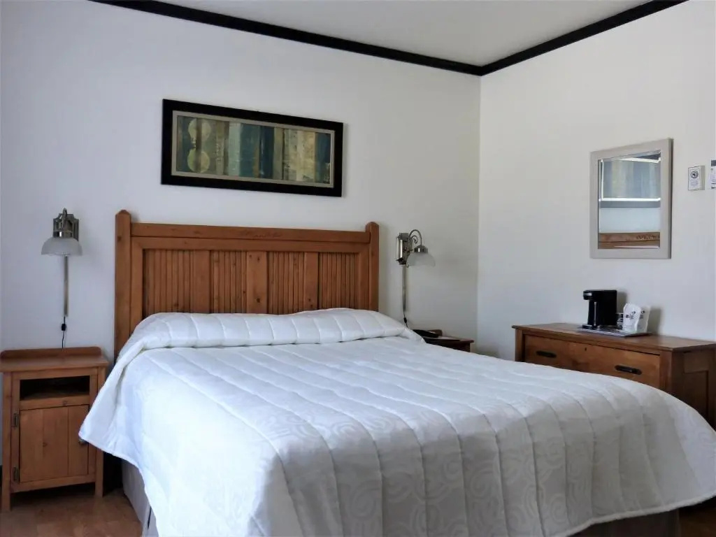 Standard Double room with balcony (full double bed)