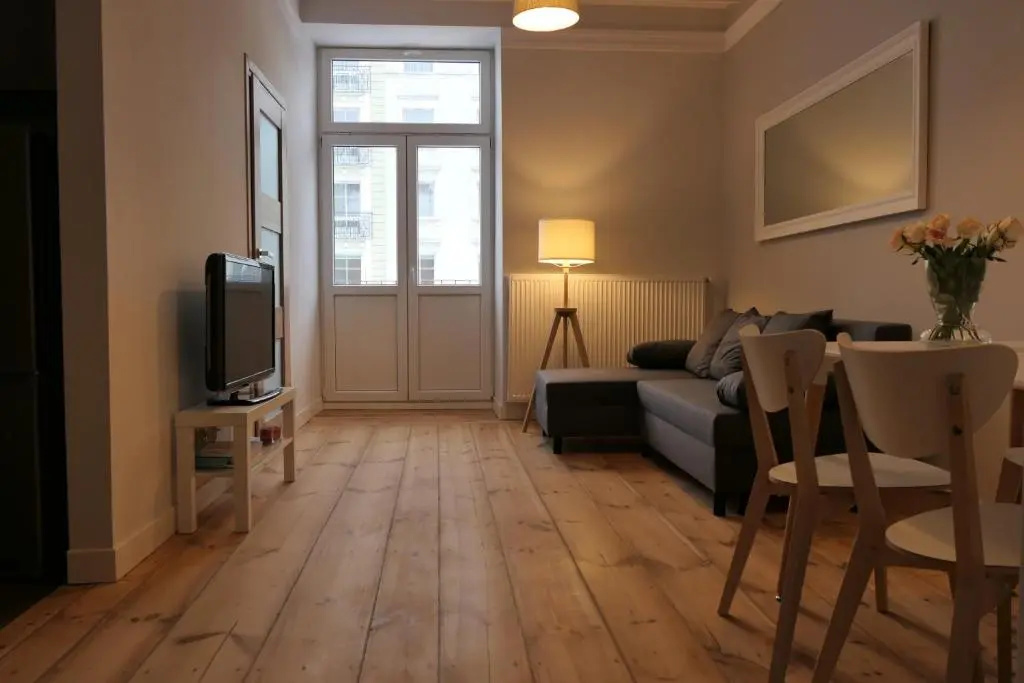 2 Bedrooms Apartment