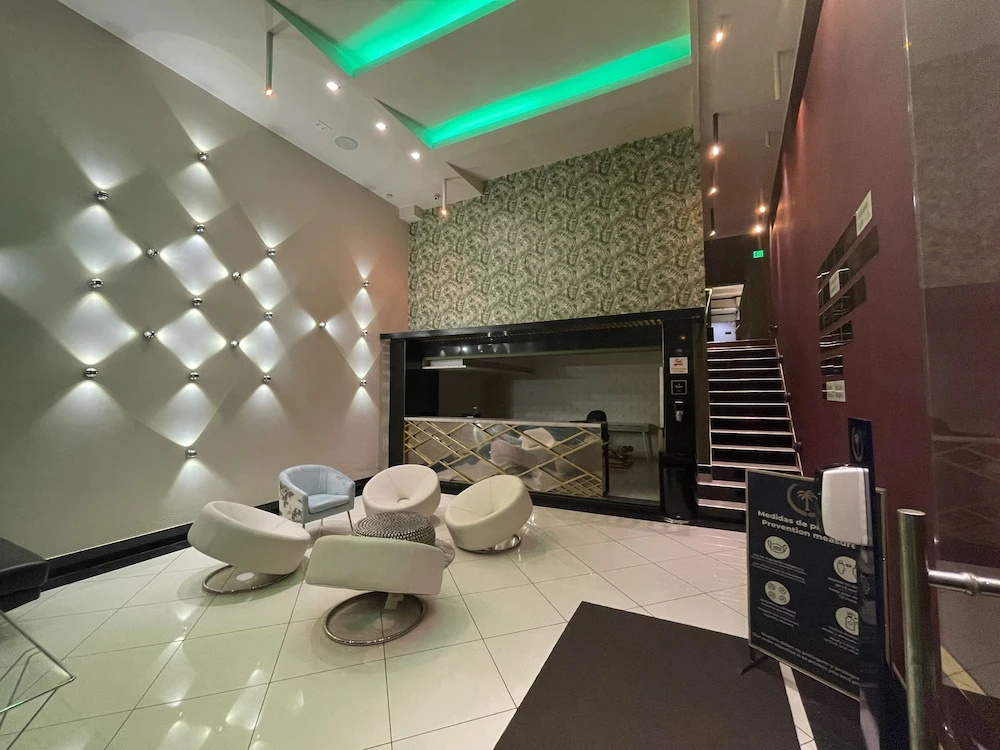 Lobby & Reception
