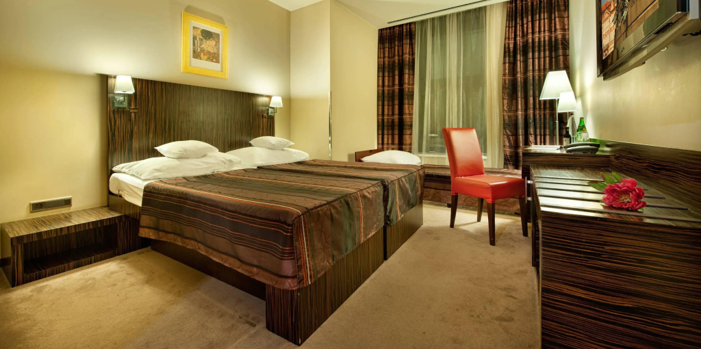 EA Hotel Crystal Palace - Général