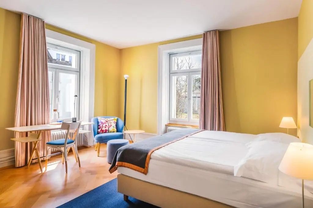 Alma Hotel - Boutique hideaway by the lake with rooftop and ladies-only wellness - Chambres