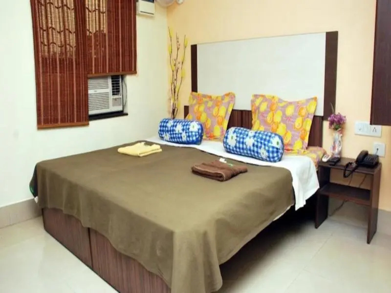 Deluxe Double room (full double bed)
