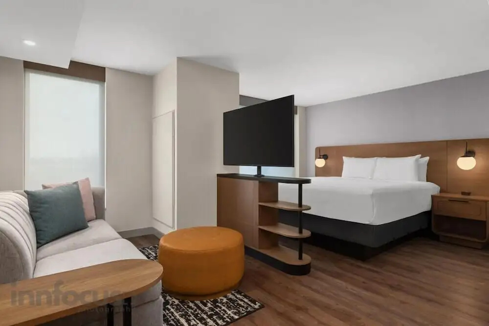 Отель Hyatt House Mississauga / Airport Corporate Centre в Миссиссауге
