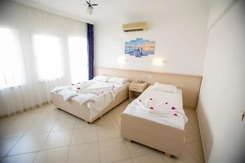 Standard Triple room with balcony