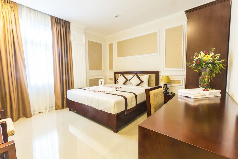 Lychee Hotel — фото