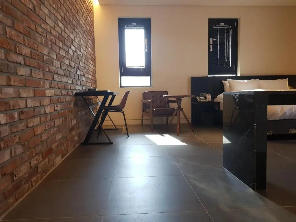 Executive Double room with balcony full double bed