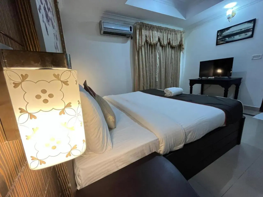 Hotel Gee Bee Palace - фото 4