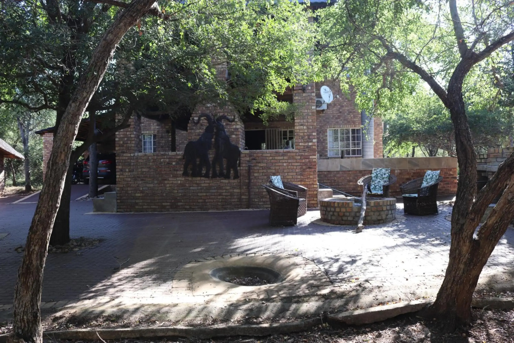 Mellivora Lodge