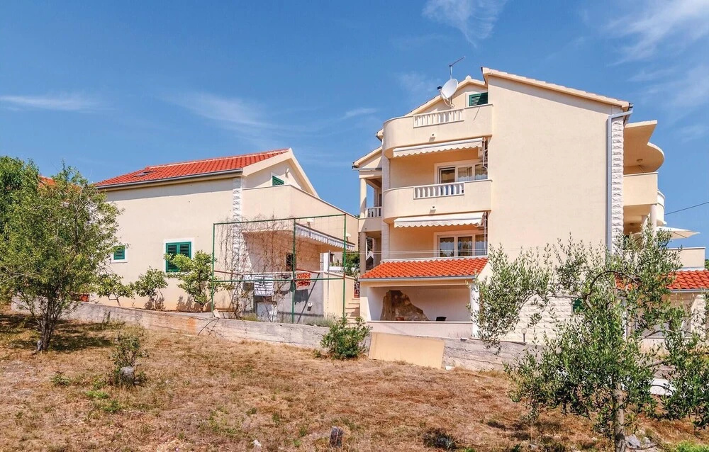 Nice Home in Sutivan With 3 Bedrooms, Wifi and Outdoor Swimming Pool