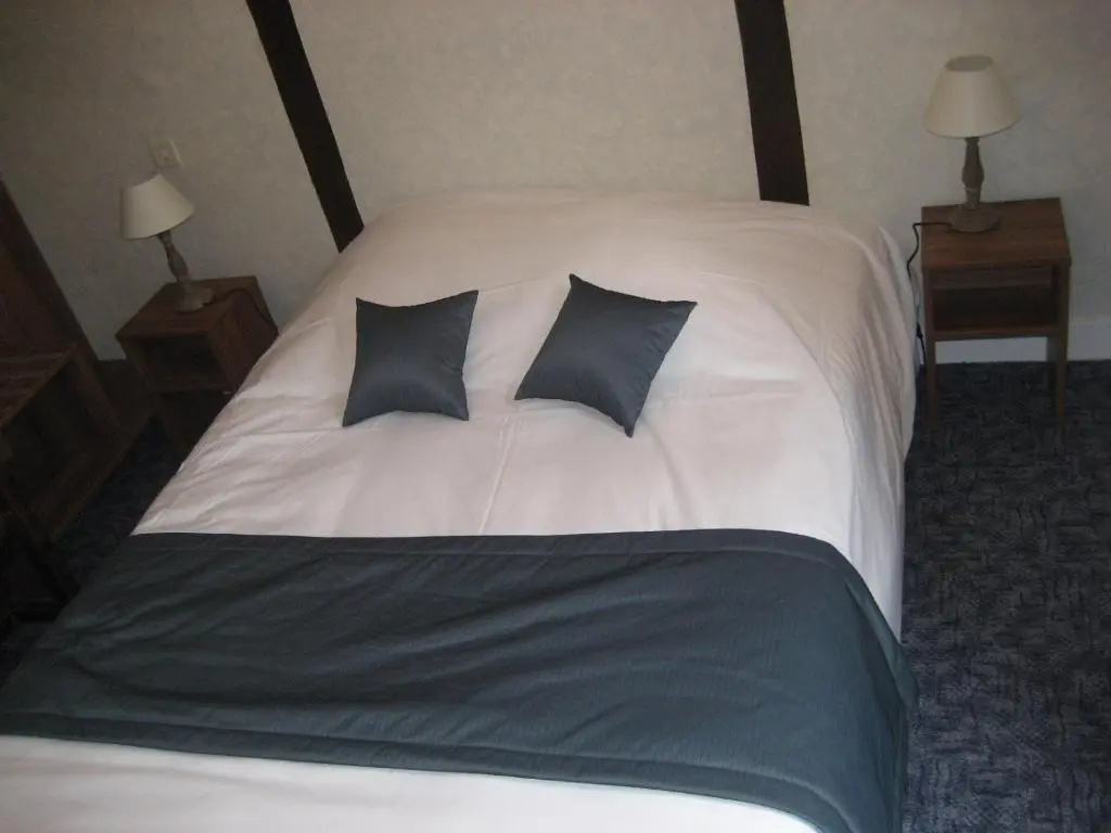 Voir la photo 2 — Hotel Restaurant le Cheval Blanc