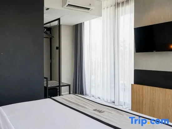 Deluxe Double room (full double bed)