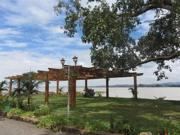 Beach & Waterfront