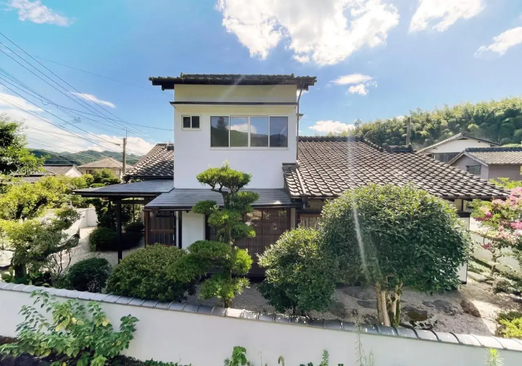 Akizuki Gallery House