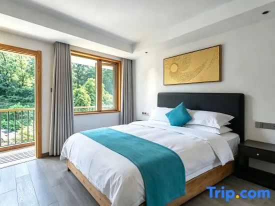 Standard Double room with balcony and with garden view (full double bed)
