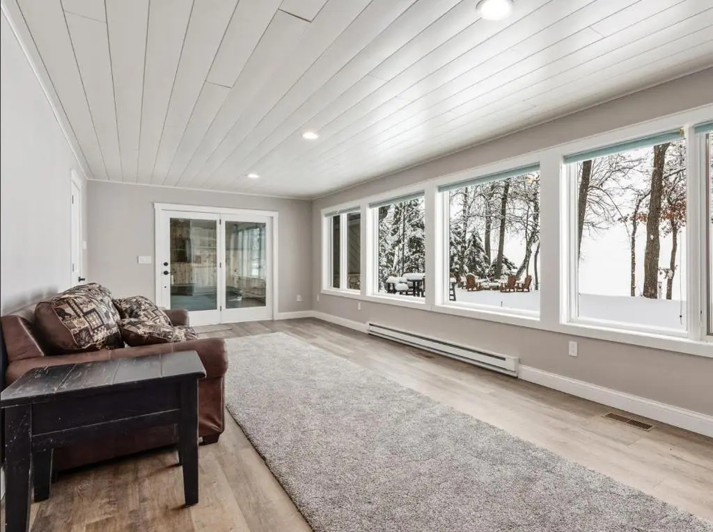 5 Bedrooms Cottage